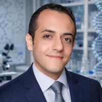 استشارى جراحه الاوعيه الدمويه والقدم السكرى ودوالى الساقين/دكتوراه جراحه الأوعية الدموية -كليه الطب قصر العينى- جامعه القاهرة. زميل جامعه بيتسى كادوالادر-بريطانيا/ زميل جامعتى كيل و كولن- ألمانيا