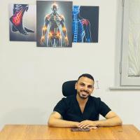 اخصائي علاج طبيعي والتأهيل المكثف للاطفال
