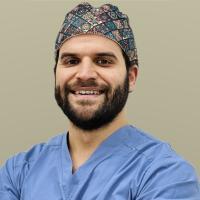 استشاري الجراحة العامة وجراحات الجهاز الهضمي والمناظير والأورام