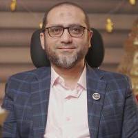 * أستشارى طب الأطفال و حديثي الولادة 
و أمراض الحساسية و التغذية للأطفال
• ماجستير طب الأطفال و حديثي الولادة - جامعة عين شمس