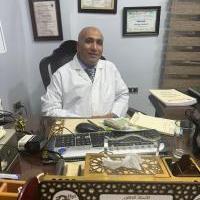 أستاذ جراحة العظام والعمود الفقرى والمفاصل