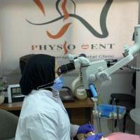 أخصائية طب الفم وتجميل الأسنان