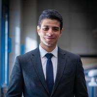 اخصائي ماجستير استعاضة صناعيه تركيبات ثابت ومتحرك وزراعة اسنان