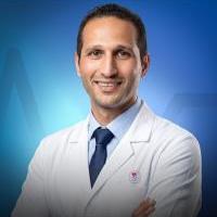إستشاري التركيبات وزراعة الأسنان والحشوات التجميلية والعصب والتركيبات الثابتة والمتحركة