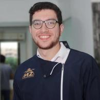 اخصائى طب وجراحه الفم واللثه وتجميل الاسنان و تقويم