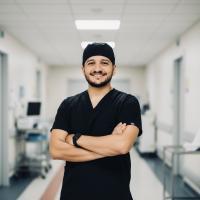 أخصائي الجراحة العامة وجراحة المناظير والأورام
البورد المصري للجراحة عامة
عضو الكلية الملكية للجراحين بانجلترا
عضو جمعية الجراحين المصرية