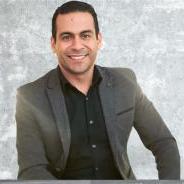 اخصائي الطب الطبيعي والتاهيل 
خبرة 10 سنوات للعمل بالقوات المسلحة بالإسكندرية