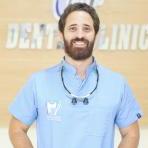 أخصائي زراعة و تجميل الاسنان