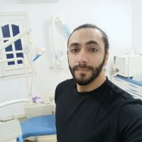 اخصائي طب وجراحة الفم والاسنان