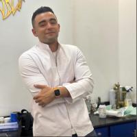 اخصائى زراعه وتجميل الاسنان
