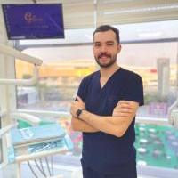 استشاري جراحة وتجميل الفم والأسنان