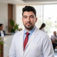 استشارى المخ والاعصاب كلية الطب جامعه القاهره
استشاري المخ والأعصاب وعضو هيئة التدريس بكلية طب جامعة القاهرة وجامعة الجيزة الدولية
مدرس مساعد المخ والأعصاب بكلية طب جامعة القاهرة
حاصل على بكالوريوس الطب من جامعة القاهرة
حاصل على ماجستير المخ والأعصاب
