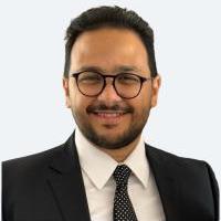 إستشاري جراحات المخ والأعصاب والعمود الفقري.

مدرس جراحة المخ و الأعصاب و العمود الفقري بكلية طب قصر العيني - جامعة القاهرة.

دكتوراة جراحة المخ والأعصاب والعمود الفقري - جامعة القاهرة