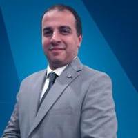 استشارى جراحه المخ والاعصاب والعمود الفقرى بمستشفيات القوات المسلحه