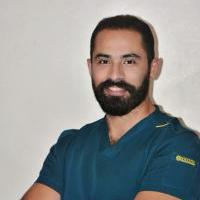 اخصائي تجميل و جراحة الفم و الاسنان