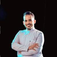 أخصائي طب وجراحه الفم والأسنان والتقويم