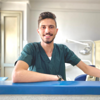 اخصائي طب وتجميل الأسنان وطب الأسنان للاطفال