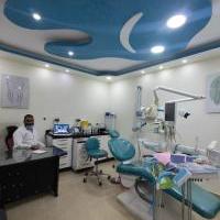 أخصائي طب جراحة الفم والأسنان