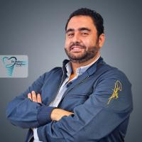استشارى تجميل وزراعة الاسنان