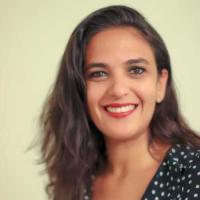 اخصائية القلب والاوعية الدموية