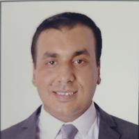 استشاري جراحة العظام والعمود الفقري