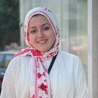 علاج الآم الرقبه بسبب شد عضلات الرقبه او انزلاق الفقرات الغضروفيه