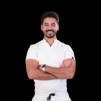 أخصائي طب و جراحة الفم و الاسنان