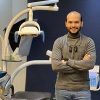 اخصائى تقويم و زراعه الاسنان