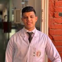 استشاري امراض الباطنة وطب الاطفال