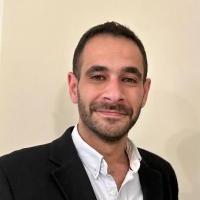 اخصائي جراحه الاوعيه الدمويه و القدم السكري و القسطرة الطرفيه