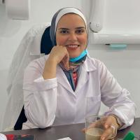 أخصائي طب الفم والأسنان