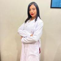 اخصائية جراحة الفم و الاسنان و تجميل الاسنان