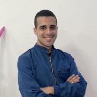 اخصائى طب وجراحة الفم والاسنان