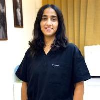 إستشاري جراحة الفم وزراعة الأسنان والحشوات التجميلية والتركيبات الثابتة والمتحركة