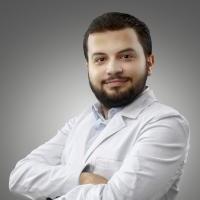 اخصائي طب الاسنان