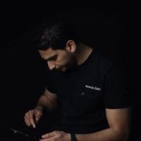 اخصائي تجميل وزراعه وتركيبات الاسنان