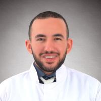 د. عمرو ماهر أخصائي طب الفم و تجميل الأسنان