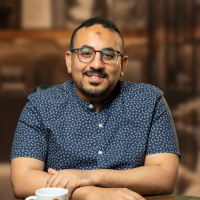 استشاري الجراحة العامة وجراحة المناظير المتطوره والغدد والقولون والشرج بالليزر