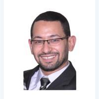 مدرس واستشارى امراض القلب والقسطرة وتوسيع شرايين القلب وجميع عمليات القلب وعلاج الشريات التاجى وارتفاع ضغط الدم وامراض الباطنة