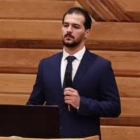 مدرس وإستشاري جراحات المخ والأعصاب والعمود الفقري بكلية طب القصر العيني