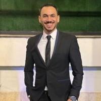 أخصائي طب و جراحة الفم والأسنان