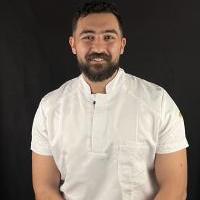 أخصائي جراحه طب الفم و الاسنان