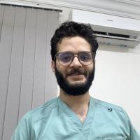 اخصائي طب وتجيمل الفم والاسنان
