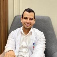 استاذ مساعد القلب و الاوعية الدموية جامعه عين شمس