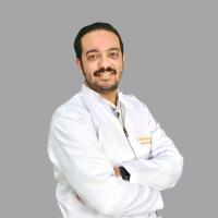 اخصائي طب وجراحة الفم والاسنان