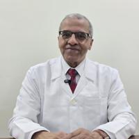 استشاري اول امراض الجهاز التنفسي و الصدر و امراض الحساسيه و المناعه