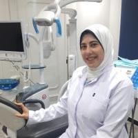 اخصائي طب الفم والاسنان