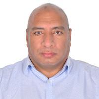 استاذ جراحه الاورام و الجراحه العامه وعميد معهد الاورام جامعه اسيوط