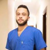 استشاري جراحة الفم و الاسنان و تجميل الاسنان و التركيبات