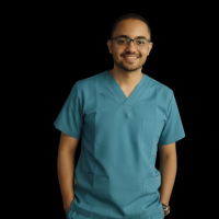 اخصائى جراحه العظام والمفاصل والعمود الفقري